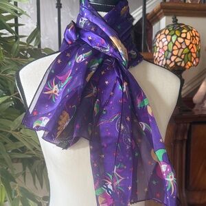 MARDI GRAS ladies, purple Mardi Gras scarf, excellent condition